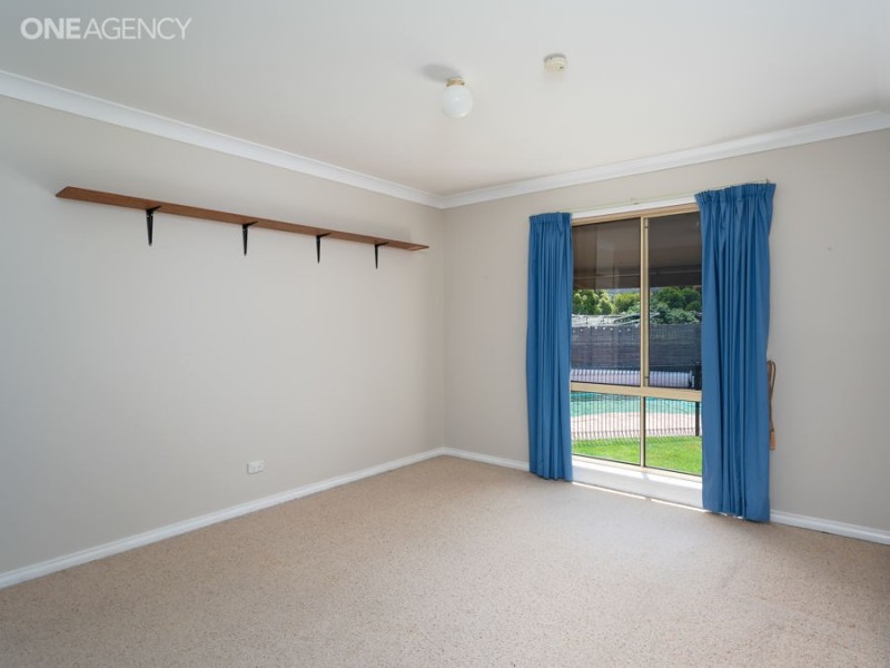 11 Brooklyn Drive, Bourkelands NSW 2650