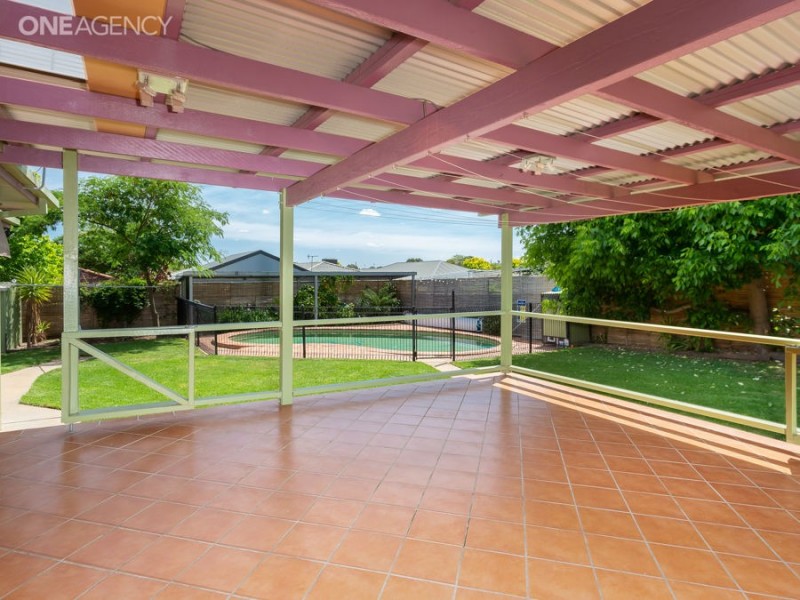 11 Brooklyn Drive, Bourkelands NSW 2650