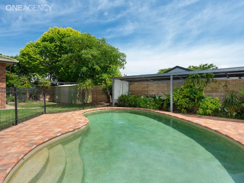 11 Brooklyn Drive, Bourkelands NSW 2650