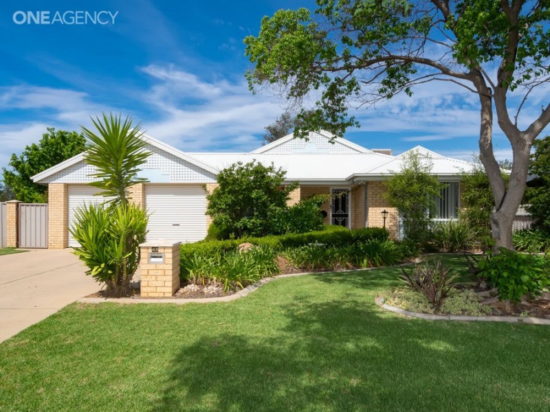 48 Kaldari Crescent, Glenfield Park NSW 2650