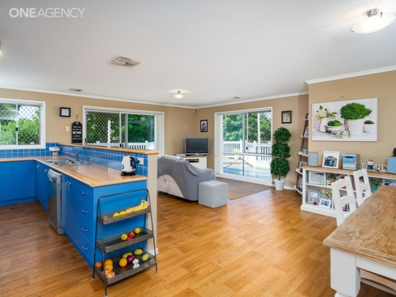 48 Kaldari Crescent, Glenfield Park NSW 2650