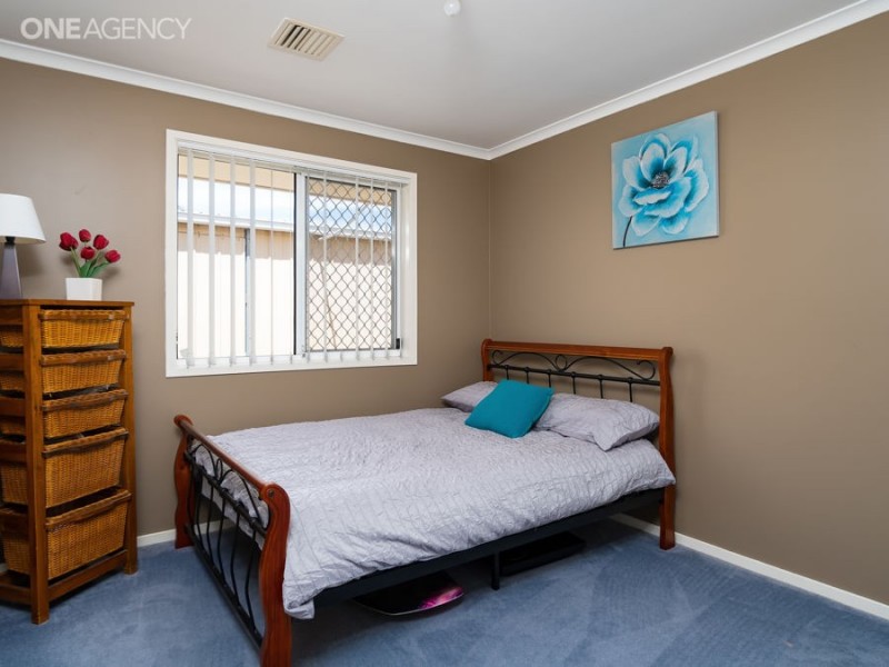 48 Kaldari Crescent, Glenfield Park NSW 2650