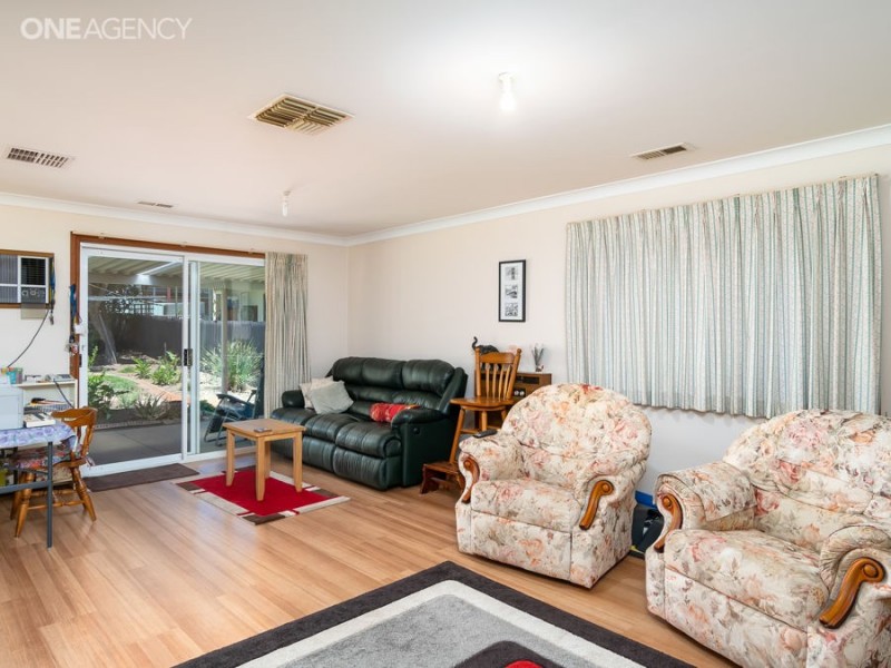 25 Overdale Drive, Bourkelands NSW 2650