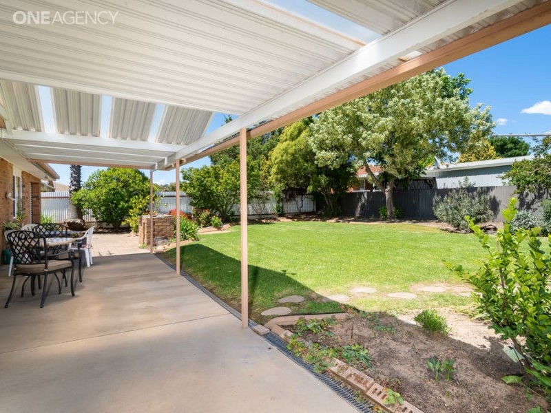 25 Overdale Drive, Bourkelands NSW 2650