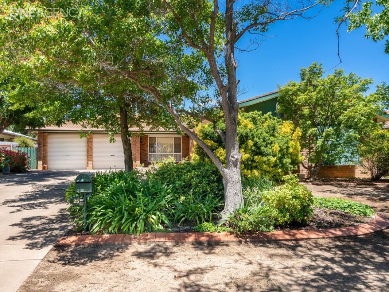 25 Overdale Drive, Bourkelands NSW 2650