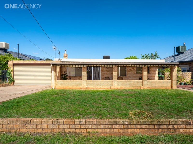 32 RAYE STREET, Tolland NSW 2650