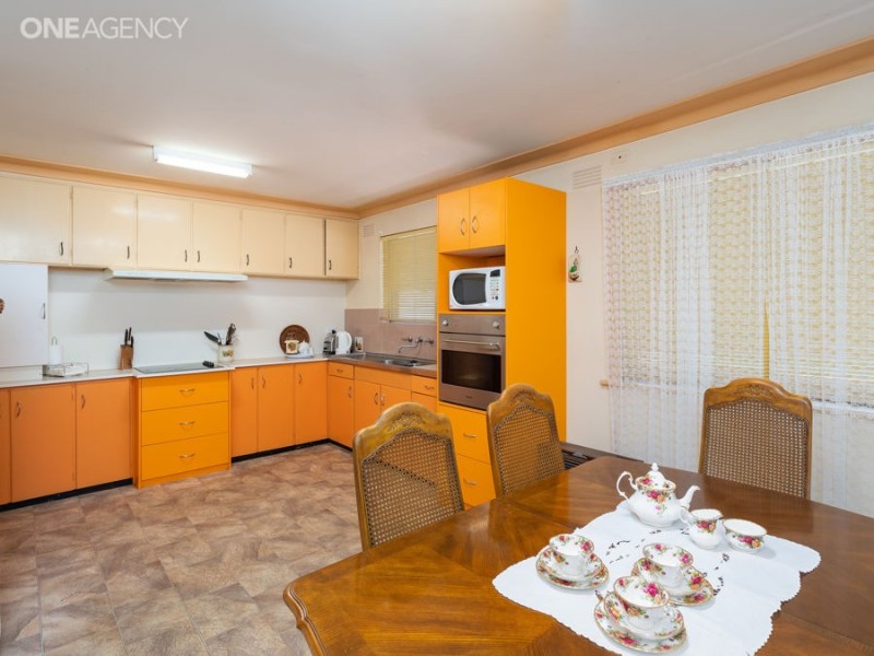 32 RAYE STREET, Tolland NSW 2650