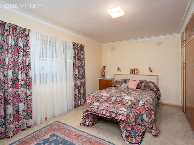32 RAYE STREET, Tolland NSW 2650