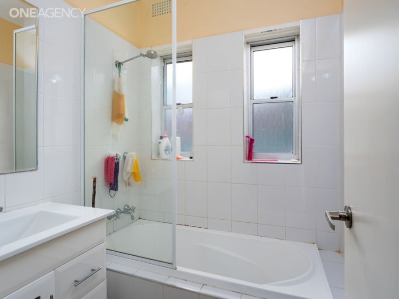 99 Macleay Street, Turvey Park NSW 2650