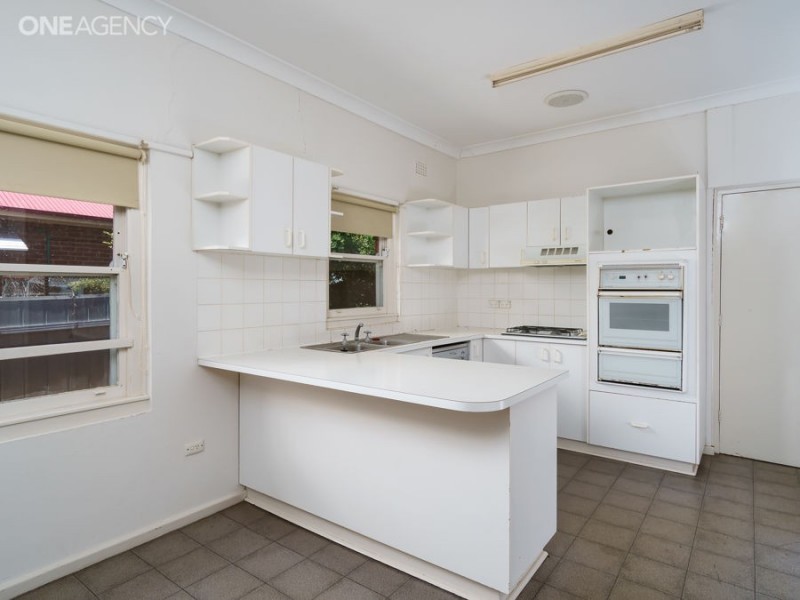 78 Fernleigh Road, Mount Austin NSW 2650