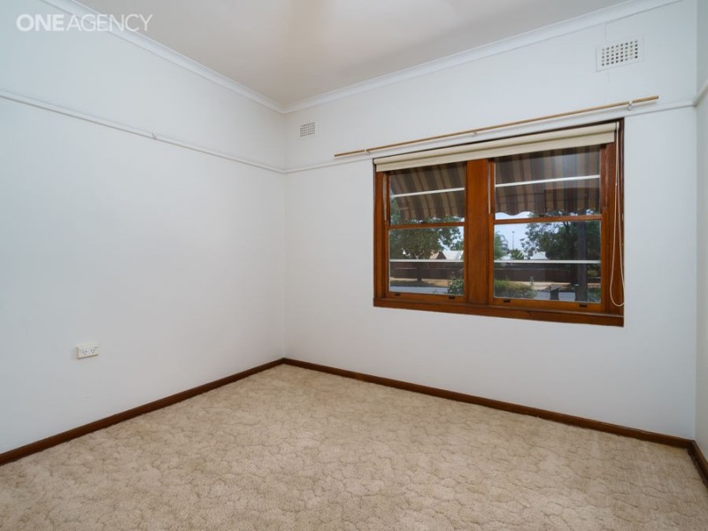 78 Fernleigh Road, Mount Austin NSW 2650