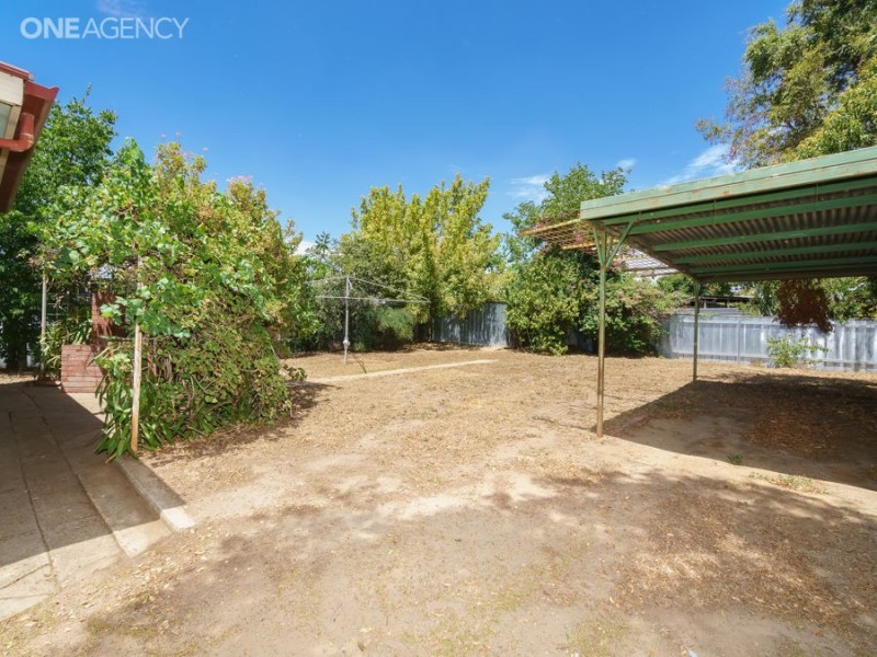 78 Fernleigh Road, Mount Austin NSW 2650