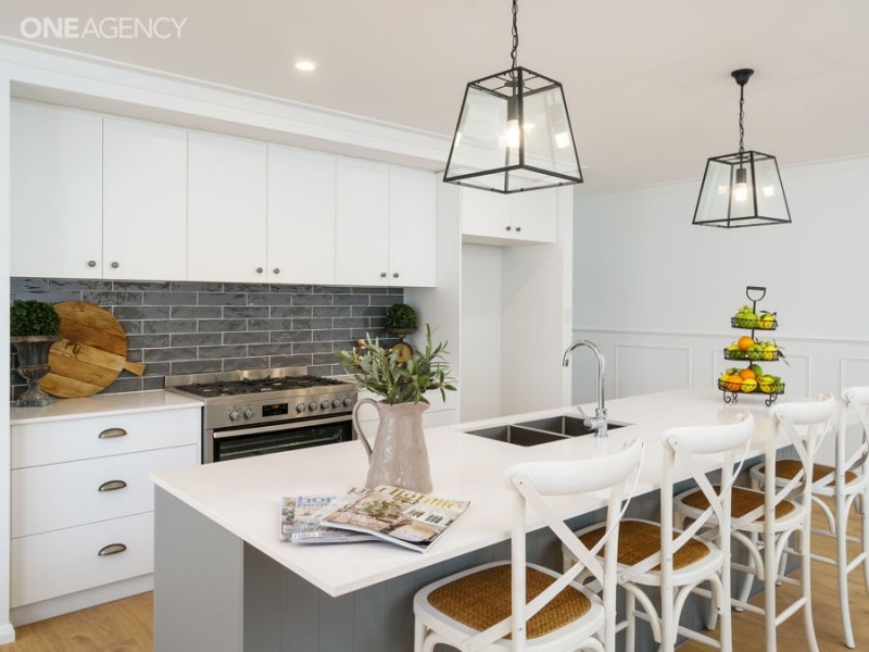 19 Coppabella Drive, Gobbagombalin NSW 2650