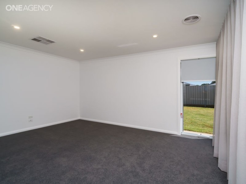 19 Coppabella Drive, Gobbagombalin NSW 2650