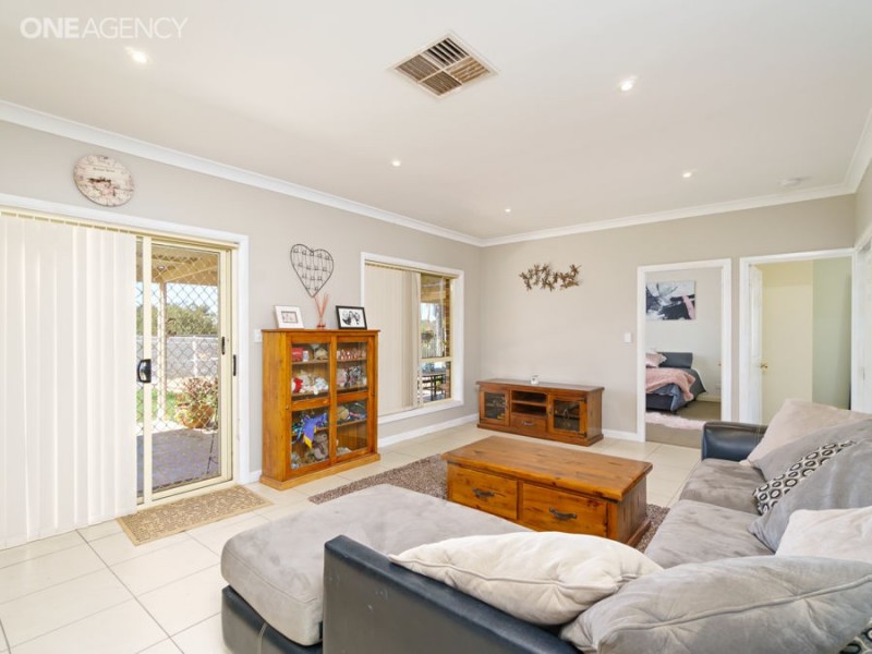 29 Booth Street, Coolamon NSW 2701