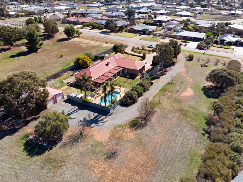 29 Booth Street, Coolamon NSW 2701