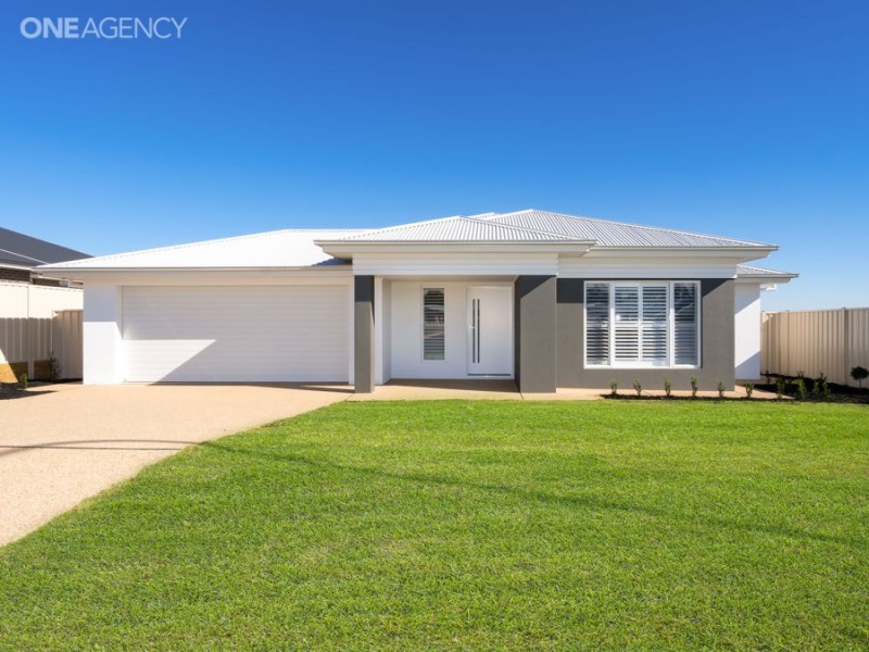 25 Morris Crescent, Gobbagombalin NSW 2650