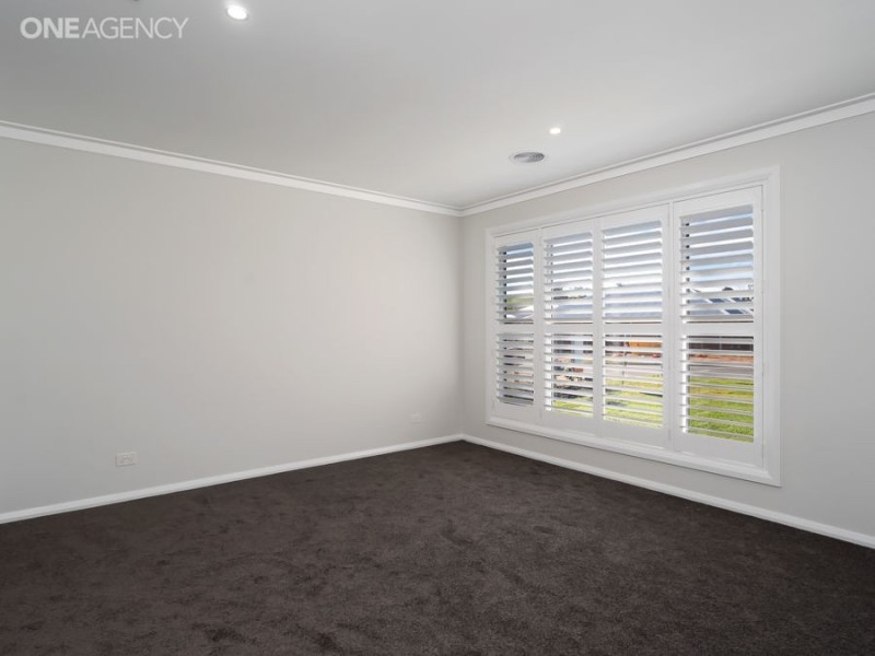 25 Morris Crescent, Gobbagombalin NSW 2650