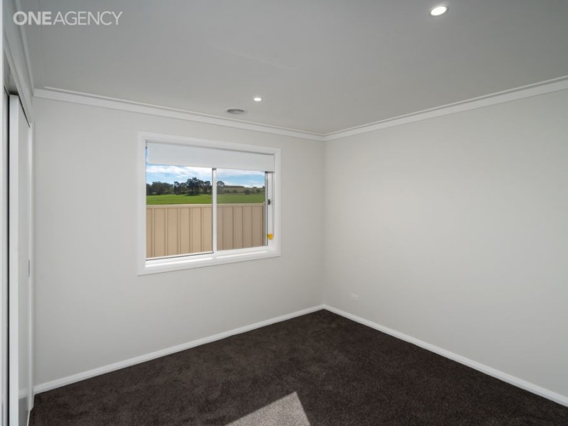 25 Morris Crescent, Gobbagombalin NSW 2650