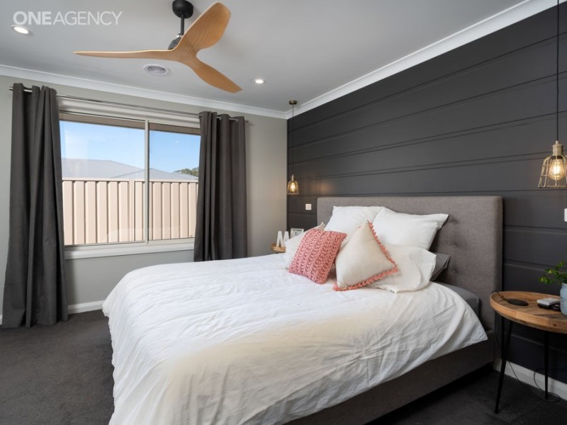 13 Waterhouse Avenue, Lloyd NSW 2650