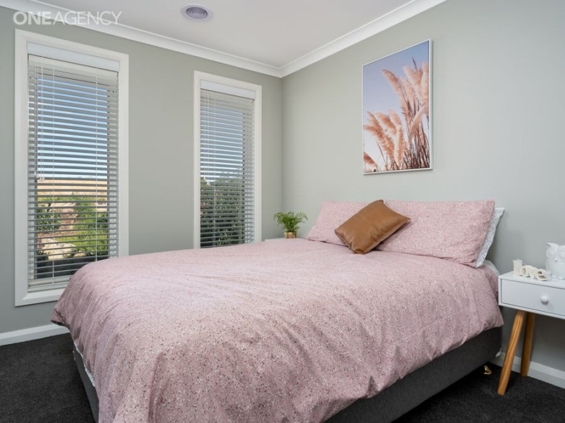 13 Waterhouse Avenue, Lloyd NSW 2650