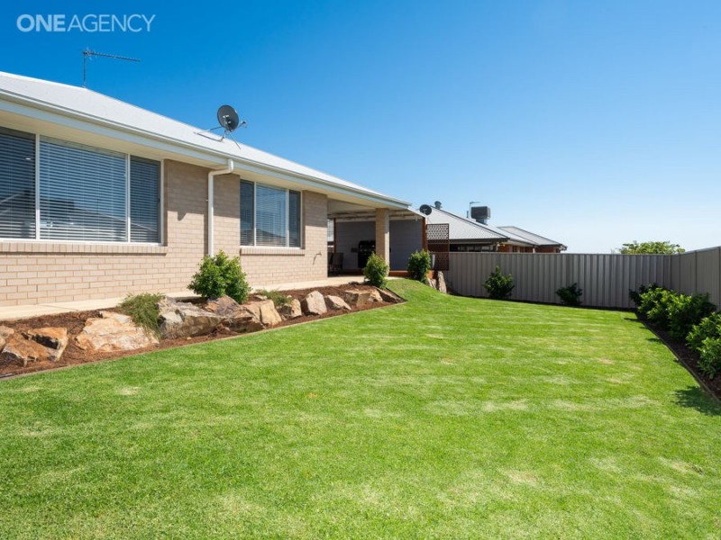 13 Waterhouse Avenue, Lloyd NSW 2650