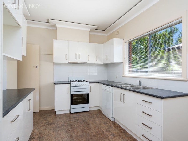 141 Grove Street, Kooringal NSW 2650