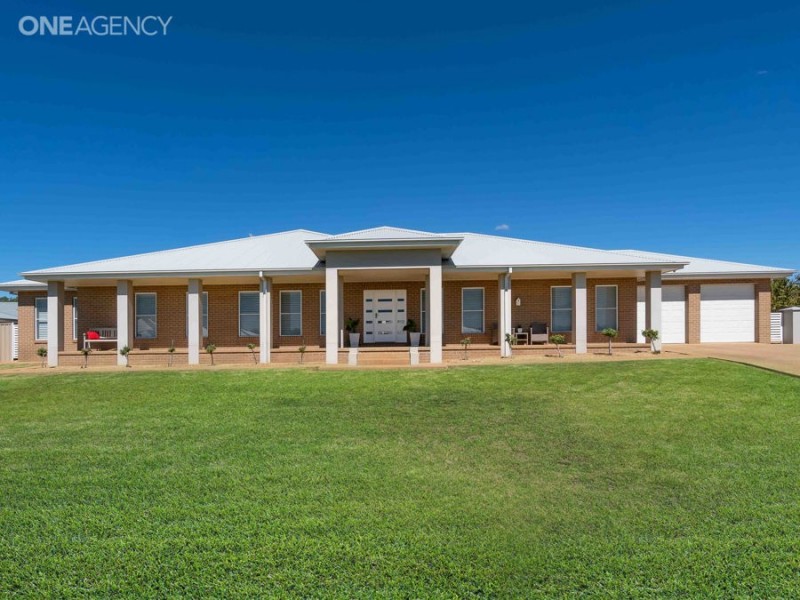 4 Buckley Court, Lake Albert NSW 2650