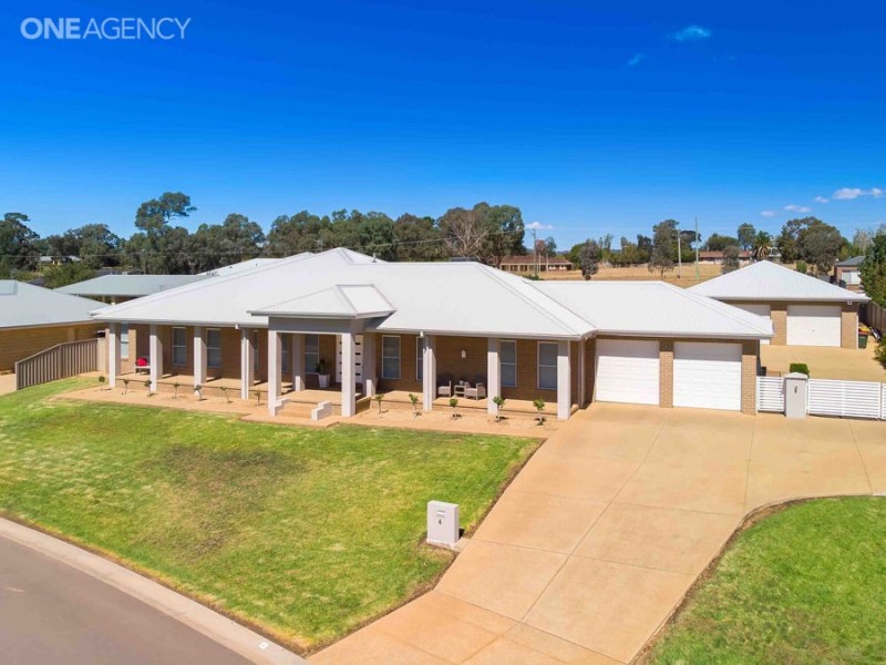4 Buckley Court, Lake Albert NSW 2650