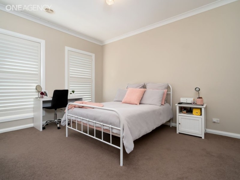 4 Buckley Court, Lake Albert NSW 2650