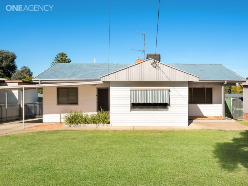 101 Meadow Street, Kooringal NSW 2650