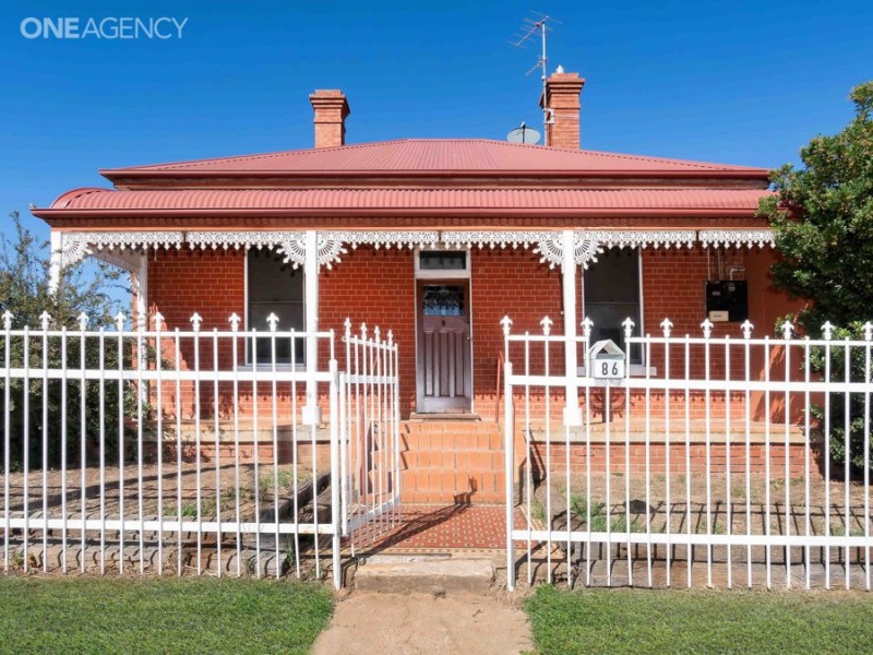 86 Railway Street, Turvey Park NSW 2650