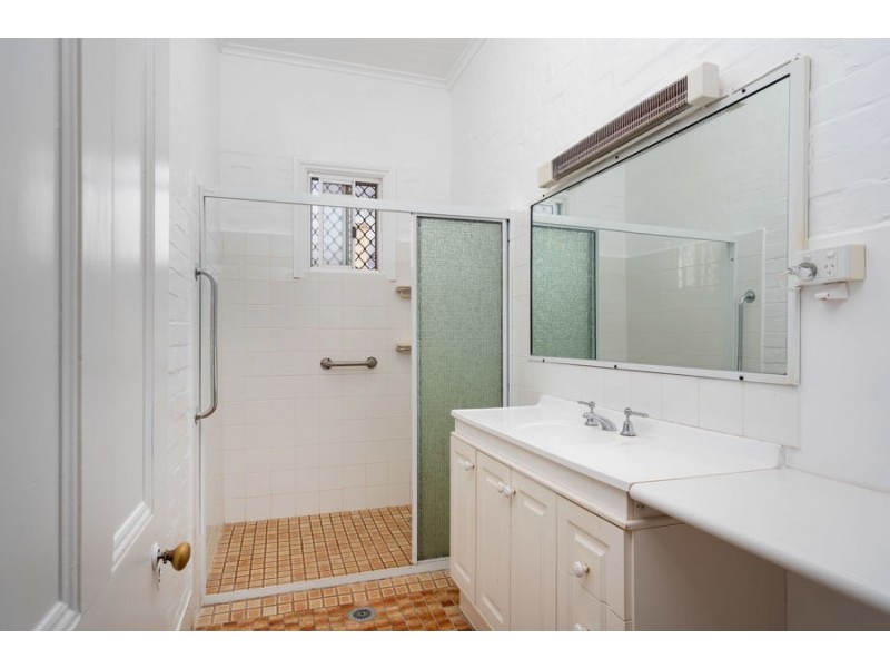 86 Railway Street, Turvey Park NSW 2650