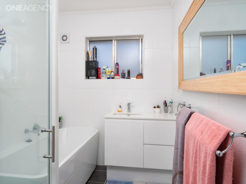 5 COOGAN STREET, Mount Austin NSW 2650