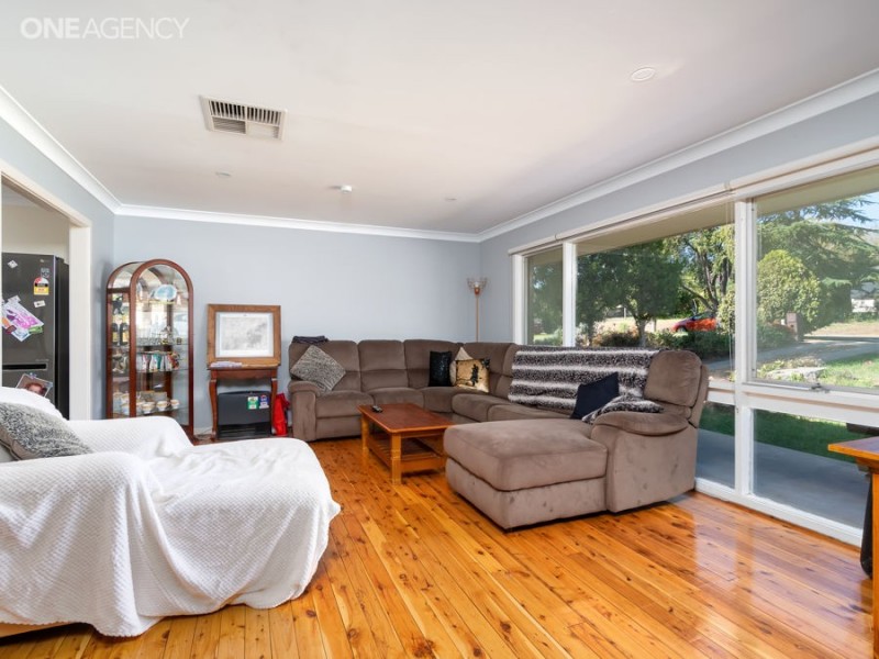 5 COOGAN STREET, Mount Austin NSW 2650