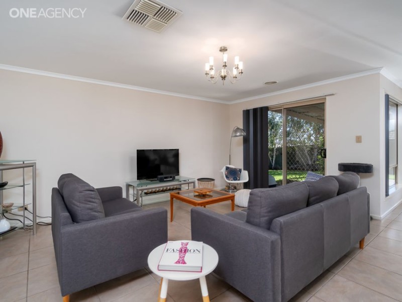 5 Teak Close, Forest Hill NSW 2651