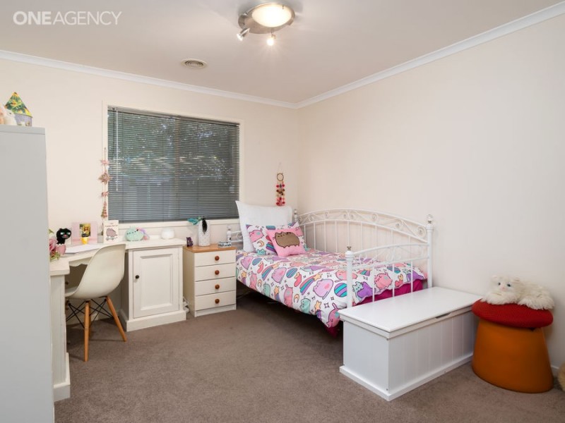 5 Teak Close, Forest Hill NSW 2651