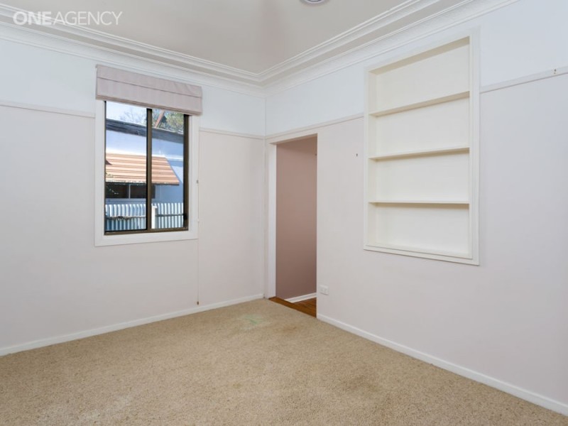 4 Blamey Street, Turvey Park NSW 2650