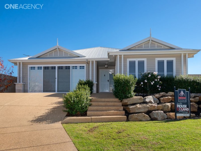 30 Ross Parkway, Gobbagombalin NSW 2650