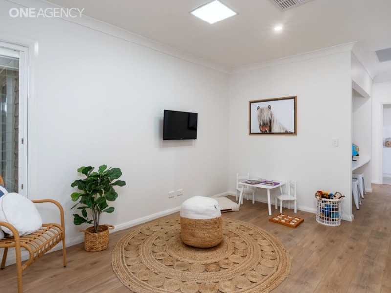 30 Ross Parkway, Gobbagombalin NSW 2650