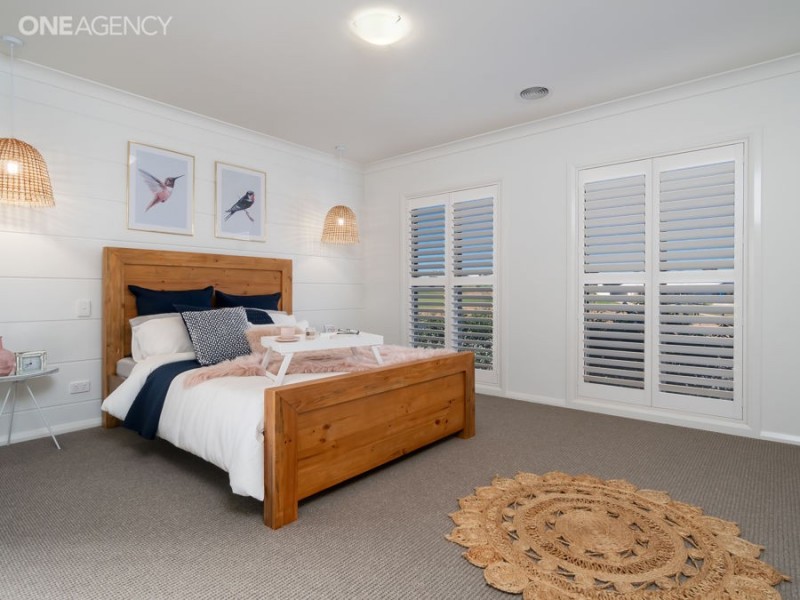 30 Ross Parkway, Gobbagombalin NSW 2650