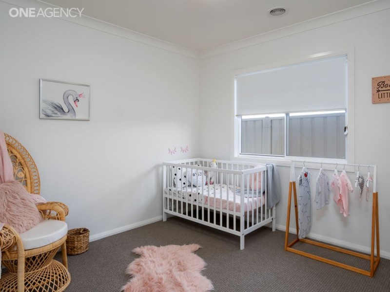 30 Ross Parkway, Gobbagombalin NSW 2650