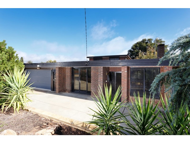 70 Mimosa Drive, Mount Austin NSW 2650