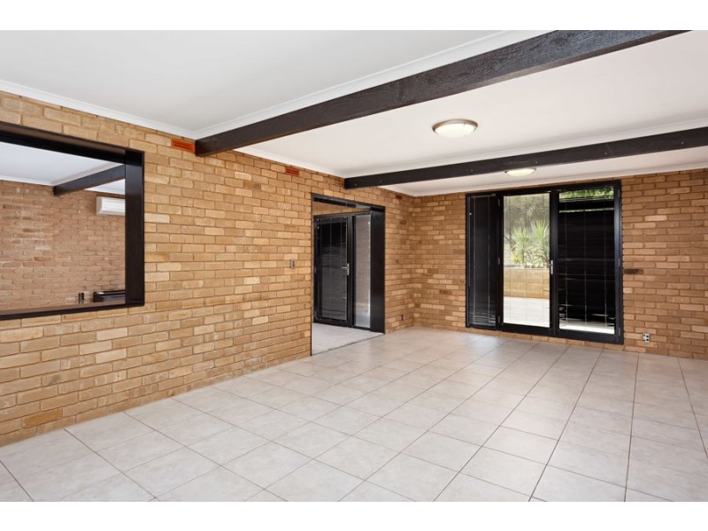 70 Mimosa Drive, Mount Austin NSW 2650