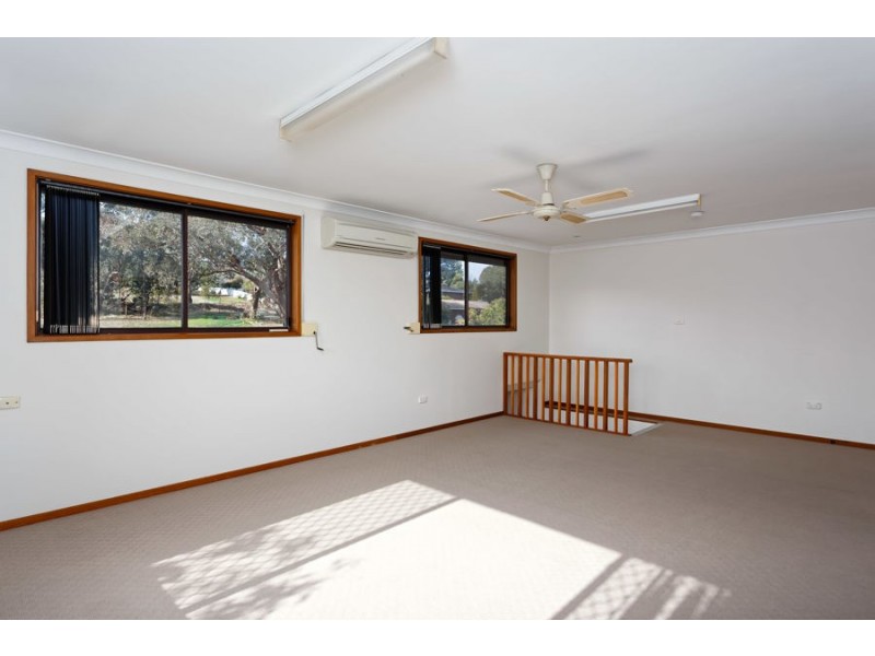 70 Mimosa Drive, Mount Austin NSW 2650