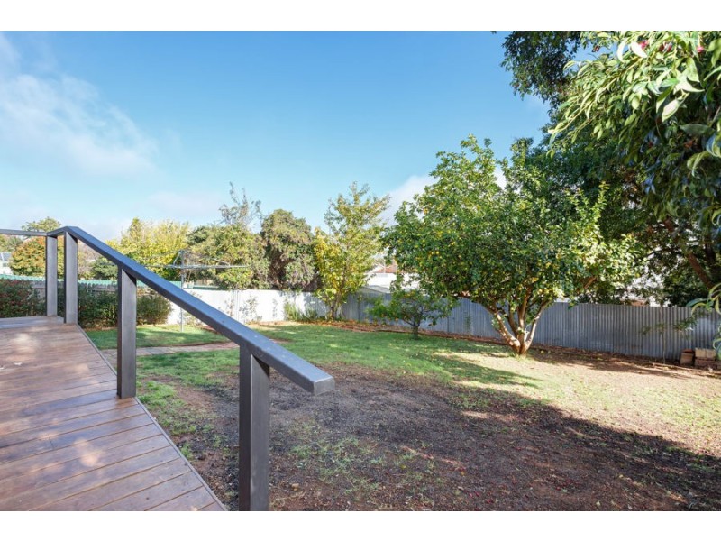 70 Mimosa Drive, Mount Austin NSW 2650