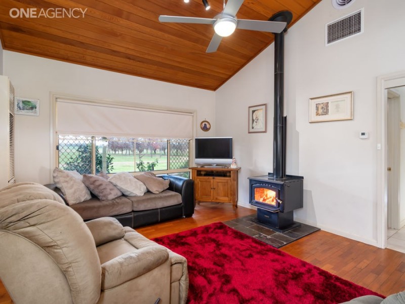 256 Inglewood Road, Lake Albert NSW 2650