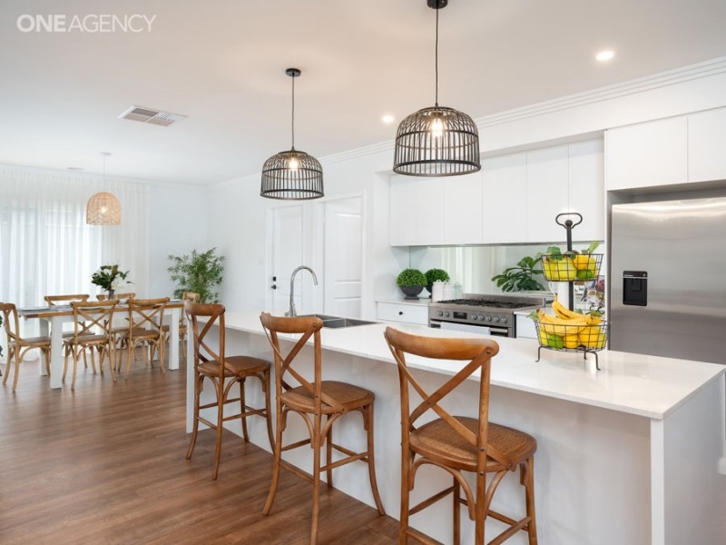 17 Coppabella Drive, Gobbagombalin NSW 2650