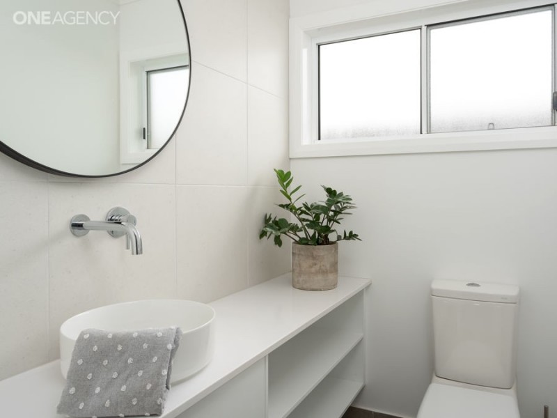 17 Coppabella Drive, Gobbagombalin NSW 2650