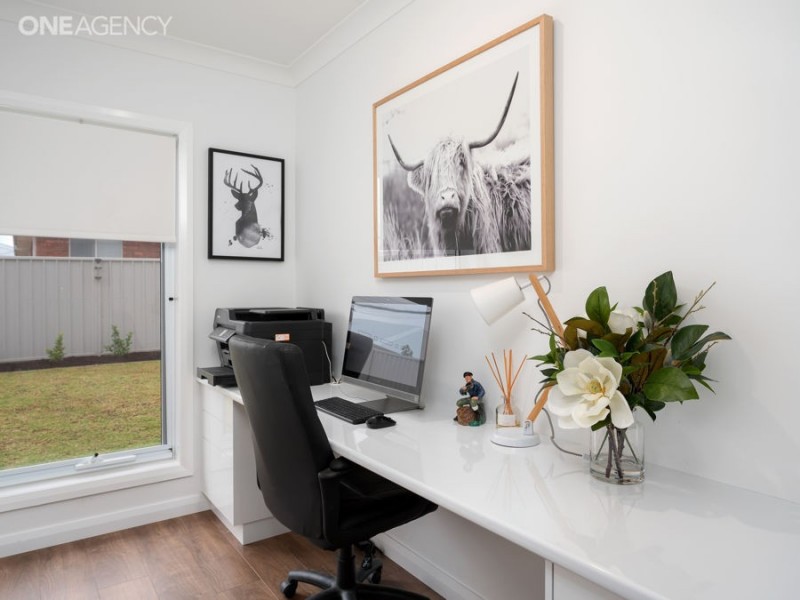 17 Coppabella Drive, Gobbagombalin NSW 2650